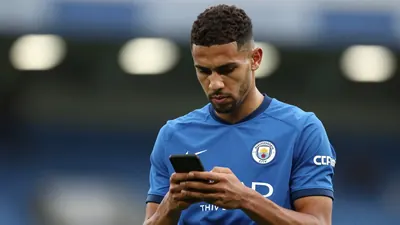 Birmingham City manager Tony Mowbray turns down Blackburn Rovers' interest in winger Patrick Roberts, keeping the Blues...